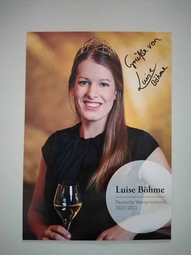 Weinkönigin Luise Böhme lernt Englisch in meinen Wein-Englischseminaren